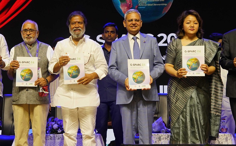 GOVIND HARI_C DAMODAR RAJA NARSIMHA_CHRISTINA_RANGA REDDY SEEN UNVEILING SOUVERNIR OF THE CONFERENCE