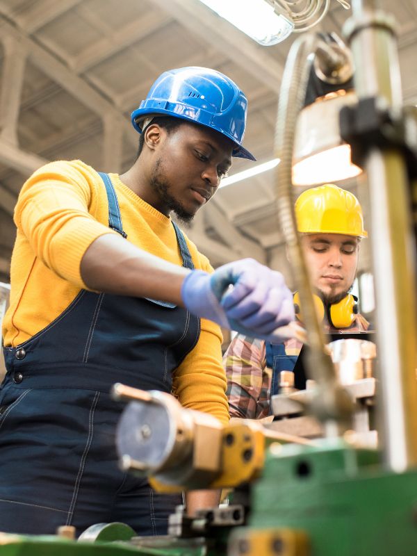 KECO-447027–MenInWarehouse-Banner